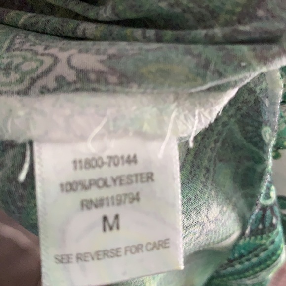 Live and Let live green paisley top, size M - Picture 7 of 7